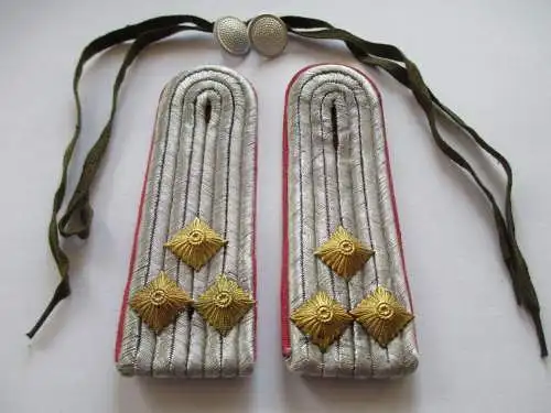 NVA 1 paar Schulterstücke  Oberleutnant  Panzer 