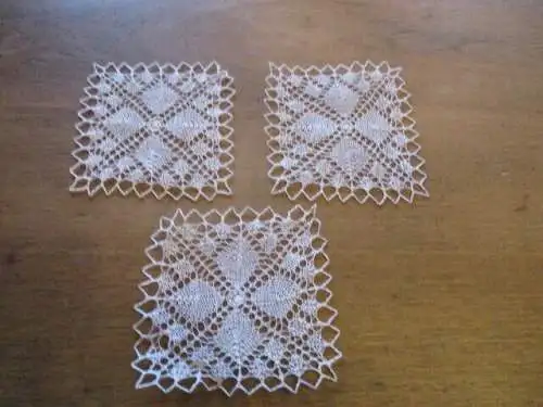 schöne alte   Tischdecke   Ø  12 cm  x 12 cm (  34  )