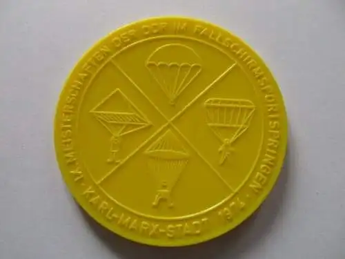 DDR  Plakette Fallschirmsport 1974 Karl Marx Stadt / Chemnitz  10 cm