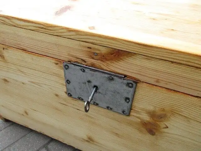 Truhe  Jugendstil um 1900  Weichholz  Runddeckeltruhe Nr. 7 2