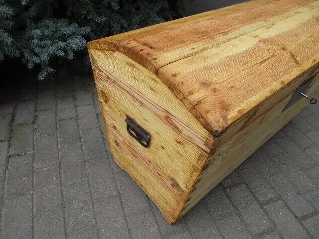 Truhe  Jugendstil um 1900  Weichholz  Runddeckeltruhe Nr. 7 3