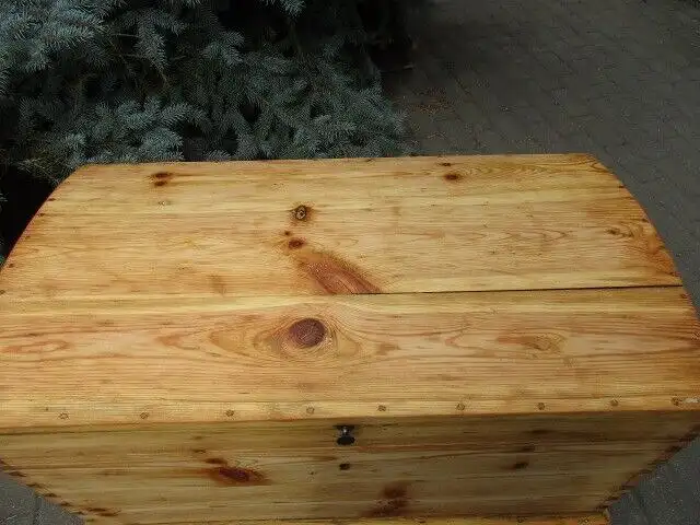 Truhe Jugendstil um 1900 Weichholz Runddeckeltruhe Nr. 10 4