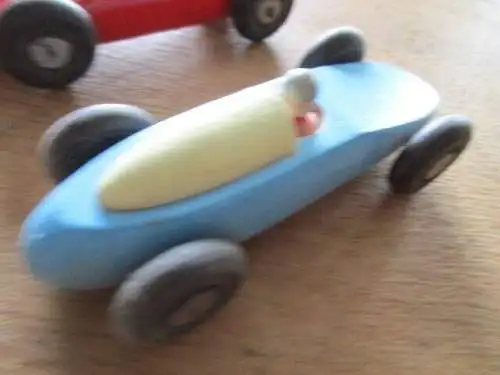 zwei Rennwagen