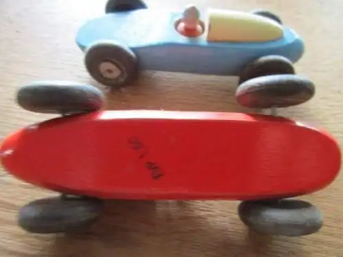 zwei Rennwagen