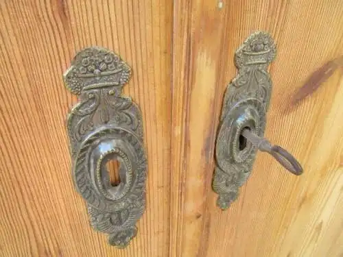Schrank Kleiderschrank Dielenschrank  Biedermeier um 1860  Weichholz Zerleger