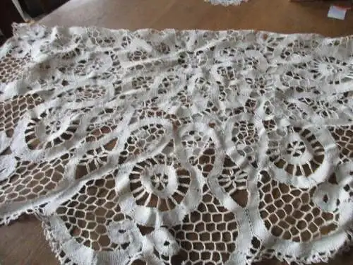 alte Tischdecke  Mitteldecke  Handarbeit  122 cm