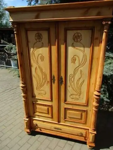 Säulenschrank Kleiderschrank Dielenschrank Schrank Gründerzeit um 1880 Weichholz