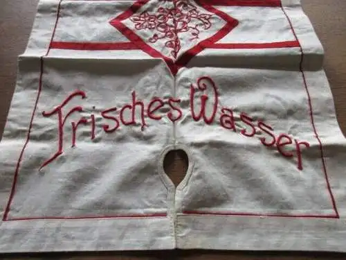 alter Überhang Frische Wasser rote Stickerei  Handarbeit