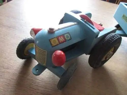 Traktor mit Hänger Holz  Güternahverkehr