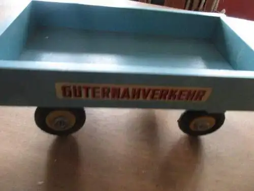 Traktor mit Hänger Holz  Güternahverkehr