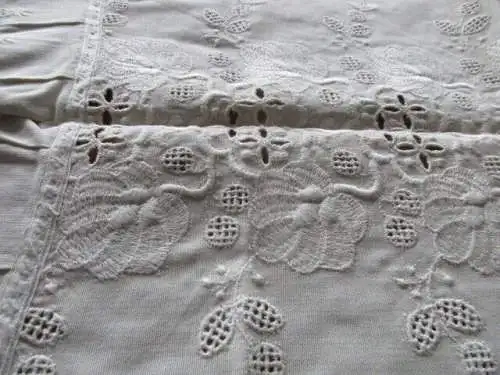 alte Tischdeckchen Mitteldecke   70 x 60 cm