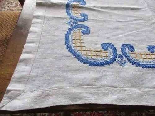 wunderschönes altes Tischtuch Tischdecke Leinen blaue Stickerei