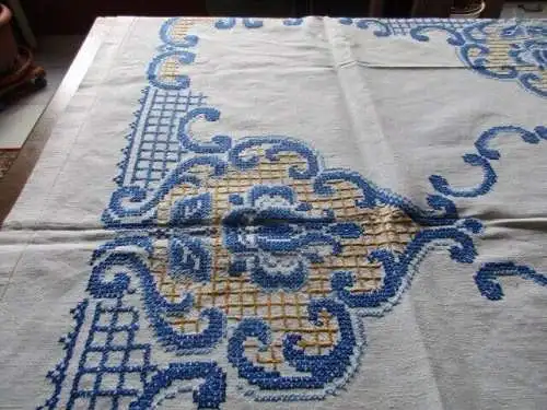 wunderschönes altes Tischtuch Tischdecke Leinen blaue Stickerei