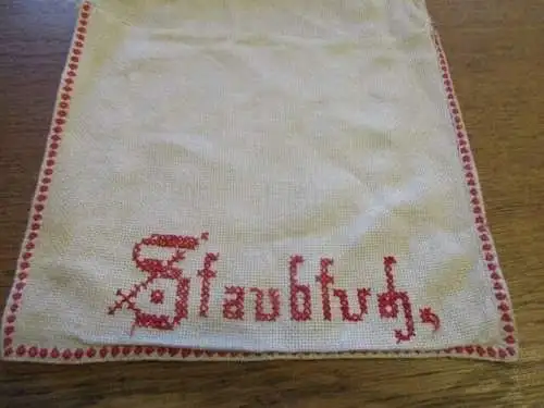 schöner alter Beutel fürs Staubtuch  rote Stickerei  Handarbeit