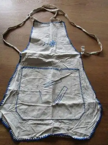 schöne alte Schürze Vorbinder blaue Stickerei