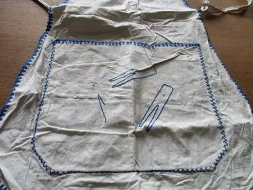 schöne alte Schürze Vorbinder blaue Stickerei