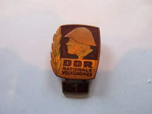 DDR  NVA  Bestenabzeichen Stufe 1 poly.