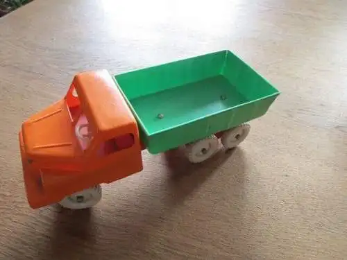 LKW mit Anhänger  der Firma Th . Luthardt