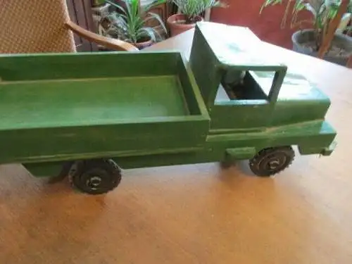 LKW    Holz  der Firma EMS Niederseida