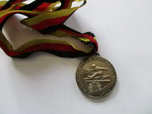 DDR Medaille Polizei Bestenermittlungen in Körperertüchtigung und Sport