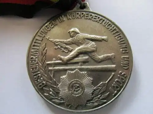 DDR Medaille Polizei Bestenermittlungen in Körperertüchtigung und Sport