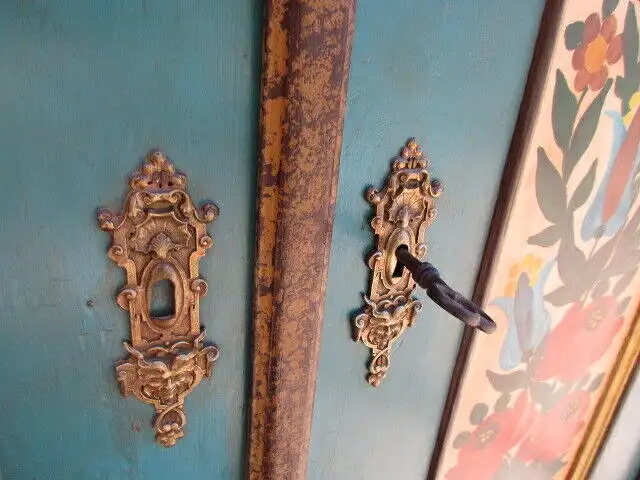 Bauernschrank Landhausschrank  Kleiderschrank  Gründerzeit um 1880 Bemalt  1