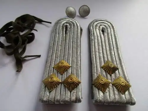 NVA 1 paar Schulterstücke Luftverteidigung grau Oberleutnant