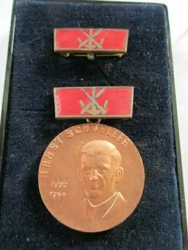 DDR Abzeichen GST Ernst Schneller Medaille emailliert