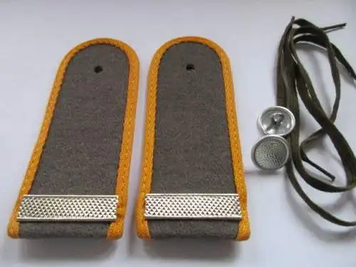 NVA - 1 paar Schulterstücke  Gefreiter Nachrichten