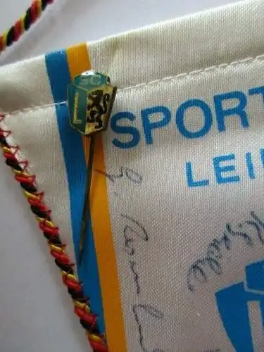 Sportclub Leipzig Wimpel DDR mit Unterschriften und Nadel