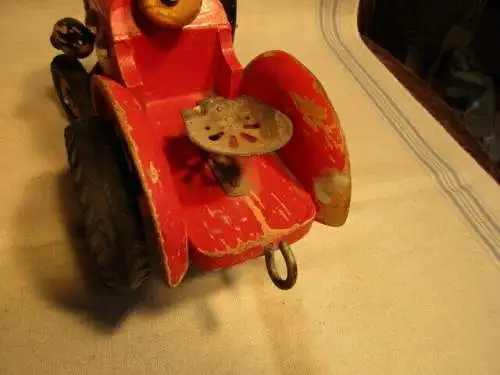  Traktor mit Hänger Holz 