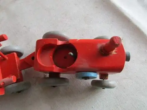 Traktor mit Anhänger Holz 