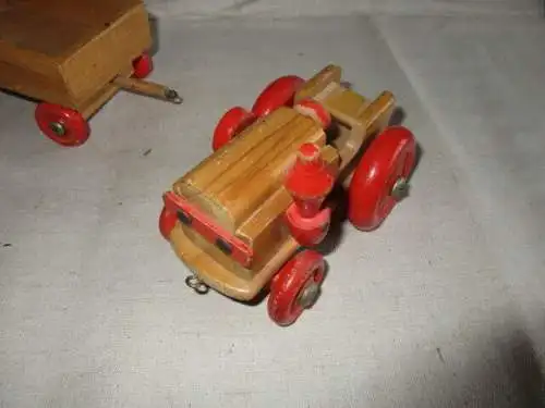 Lanz Traktor mit Anhänger Holz der Firma GECEVO