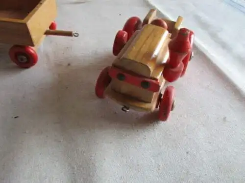 Lanz Traktor mit Anhänger Holz der Firma GECEVO