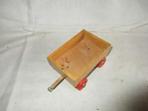 Lanz Traktor mit Anhänger Holz der Firma GECEVO
