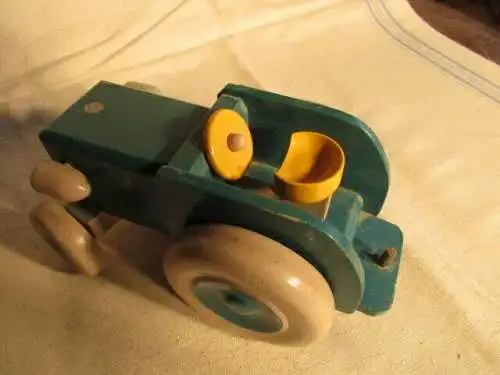  Traktor mit Anhänger Holz