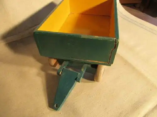  Traktor mit Anhänger Holz