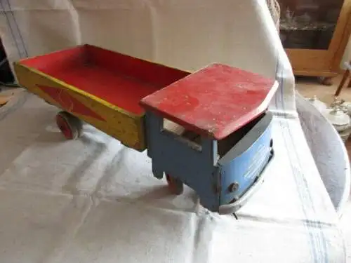  LKW  Holzauto 