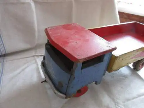  LKW  Holzauto 