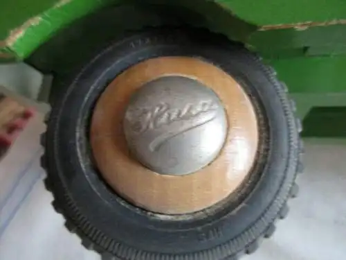  LKW Holzauto der Firma HUSSA
