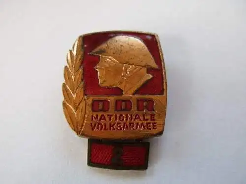 DDR  NVA  Bestenabzeichen Stufe 2 emailliert