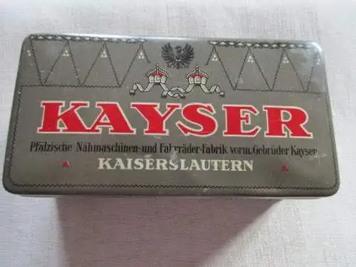 alte Blechdose Kayser Nähmaschinen Fahrräder Fabrik Kaiserslautern um 1910