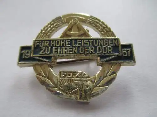 DDR Pioniere  Abzeichen für hohe Leistungen zu Ehren der DDR    1967