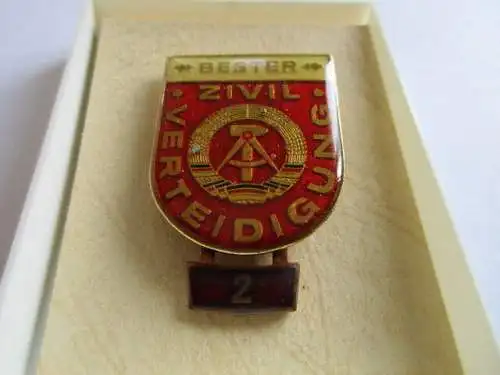 DDR Abzeichen ZV  Bestenabzeichen mit Wiederholungsanhänger 2
