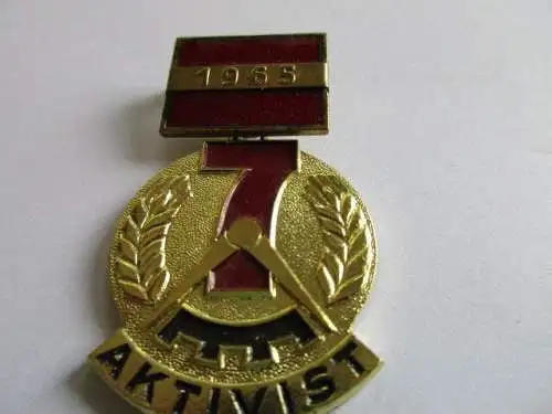 DDR Abz. Aktivist des Siebenjahrplans  1965   mit Schachtel