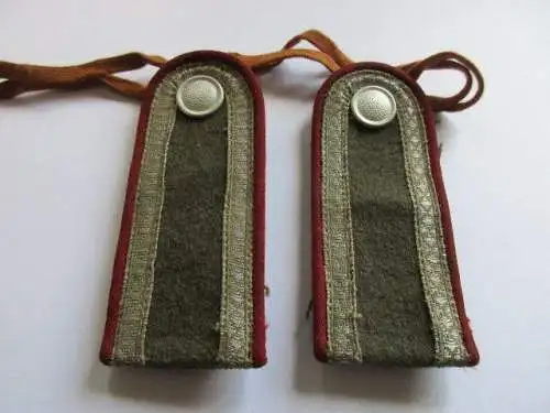 NVA 1 paar Schulterstücke Unteroffizier 1956-71  alte Variante  ziegelrot