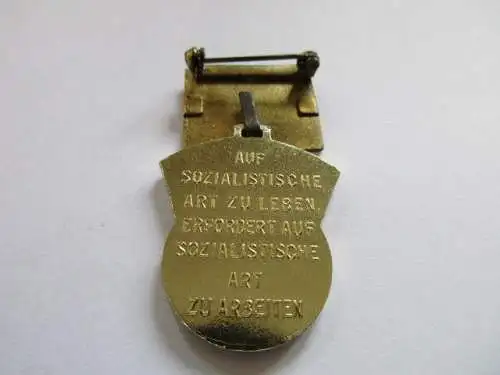 DDR Abz. Aktivist des Fünfjahrplans  1959   mit Schachtel
