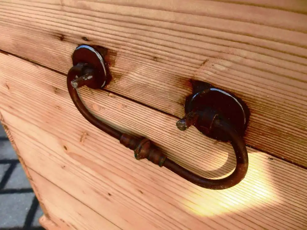 Truhe  Gründerzeit  um 1880  Weichholz   Runddeckeltruhe Nr. 17 3