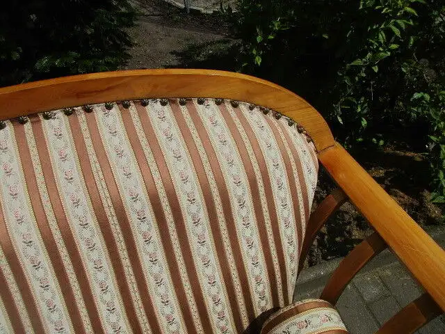 schönes altes Biedermeier Sofa Kirschbaum neu gepolstert und bezogen 2. Zeit  4