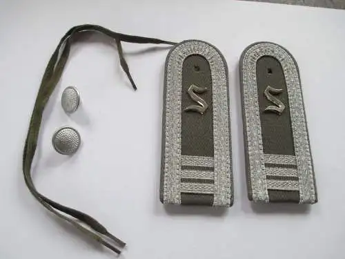 NVA 1 paar Schulterstücke Offiziersschüler  3 Jahr   Luftverteidigung